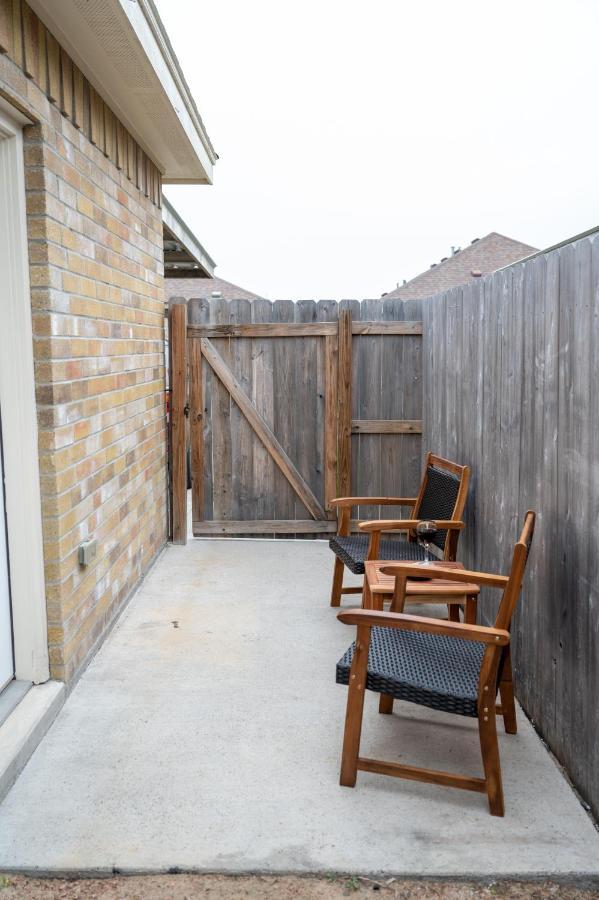 Ferienwohnung Fabulous King Size Bed In A Gated Neighborhood! Edinburg Exterior foto